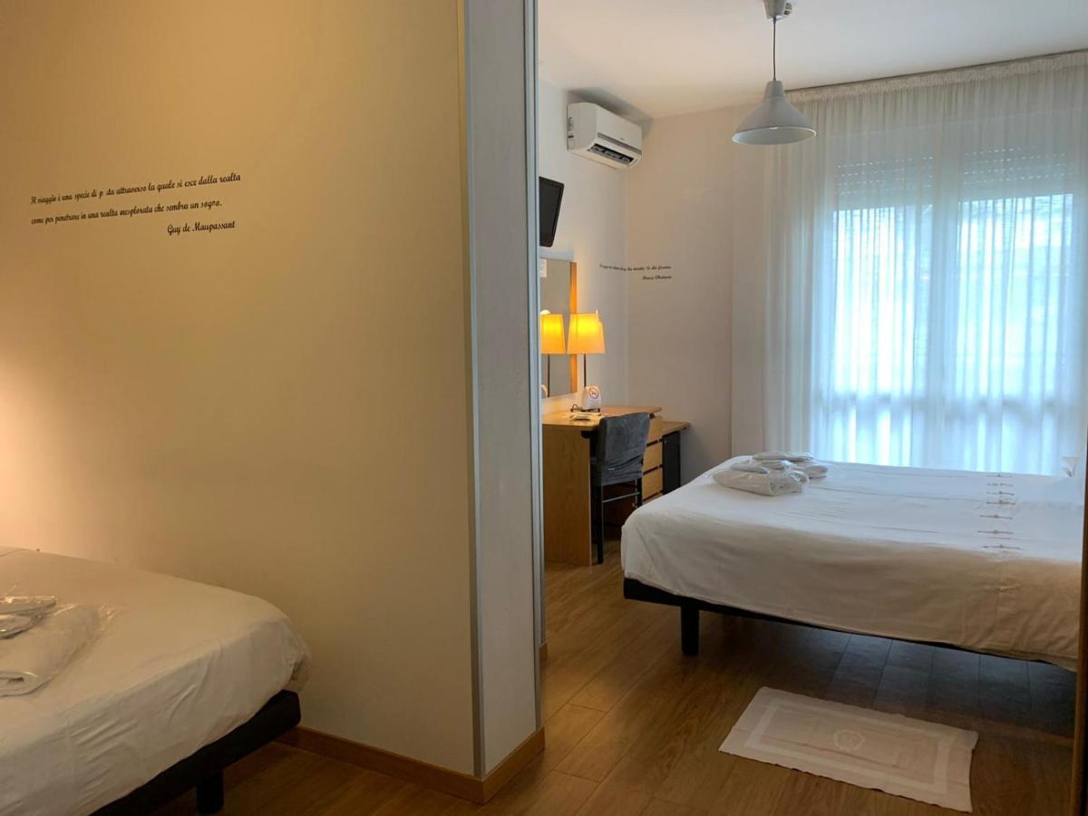 Hotel Logonovo ลีโด เดลยี เอสเตนซี ภายนอก รูปภาพ
